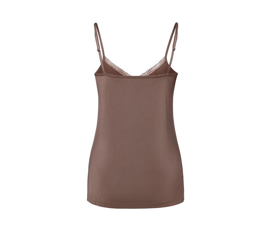 Widok z tyłu na brązową koszulkę z koronką.