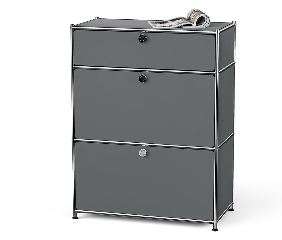 Szara komoda z trzema szufladami, chromowaną ramą i magazynem na górze.