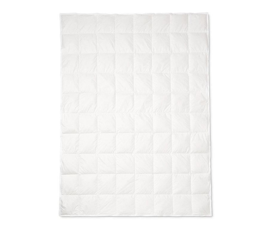 Biała letnia kołdra puchowa irisette® greenline z regularnymi kwadratowymi przeszyciami.
