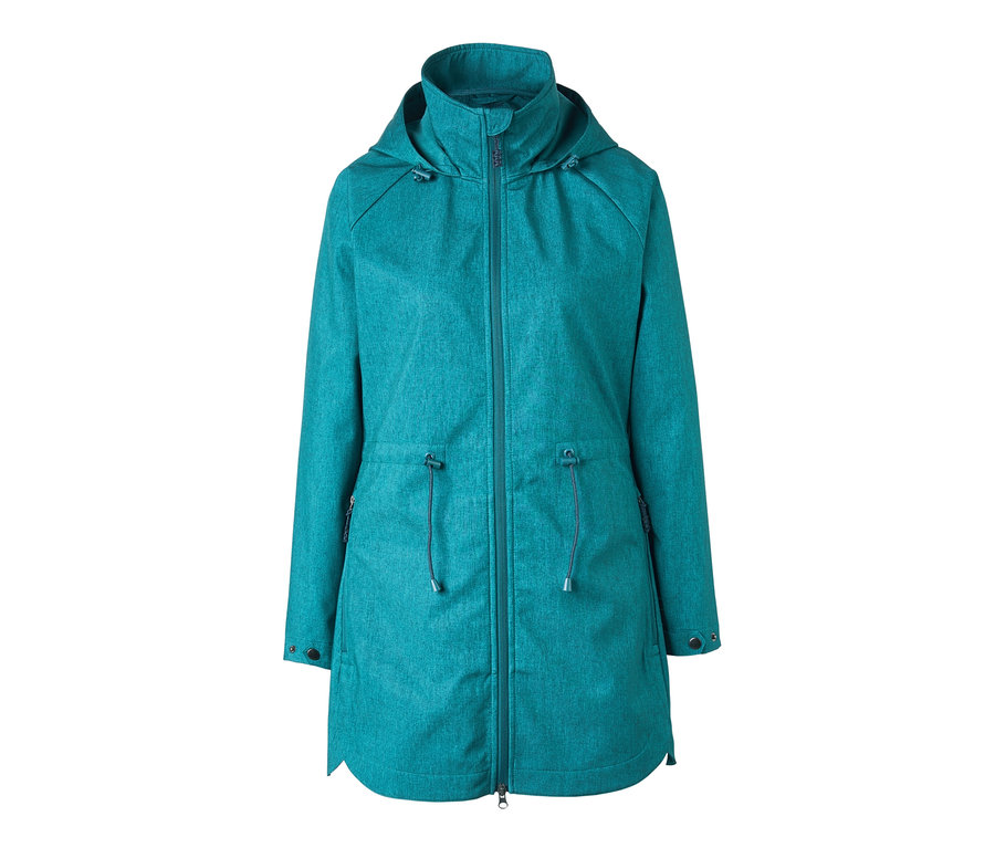 Turkusowy płaszcz softshell z kapturem zapinany na zamek błyskawiczny.
