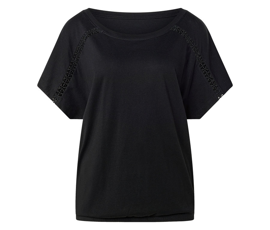 Czarny T-shirt z krótkim rękawem i ażurowym wzorem wzdłuż ramion.