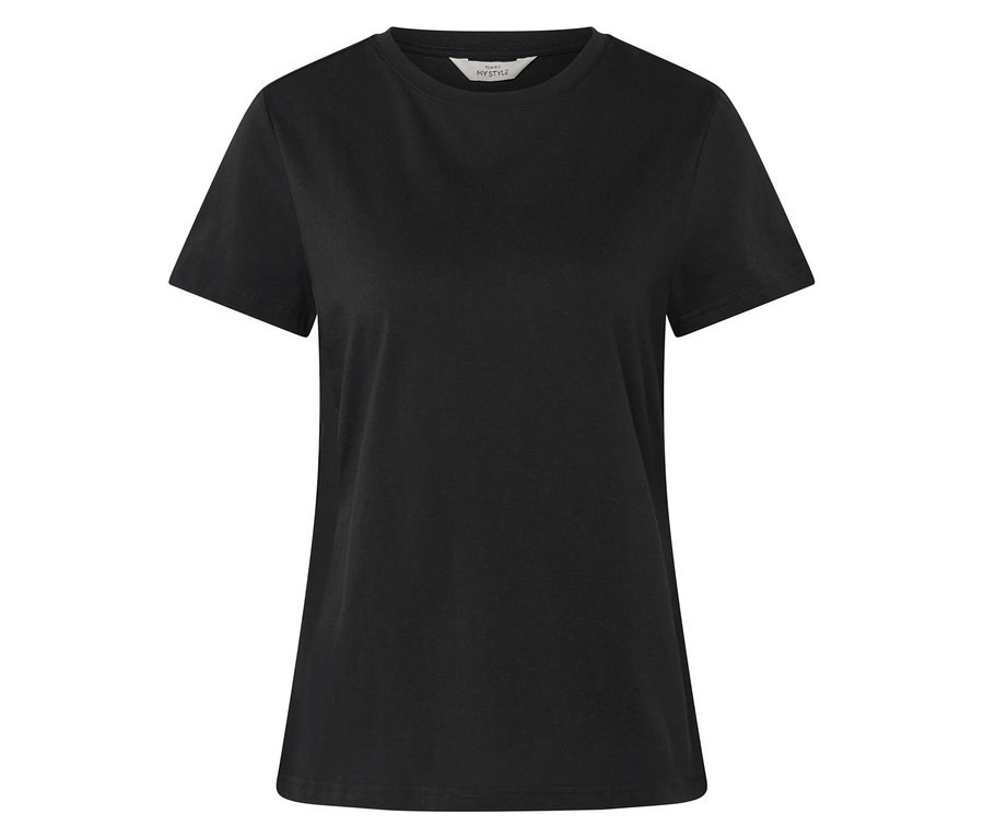 Czarny T-shirt z krótkim rękawem.