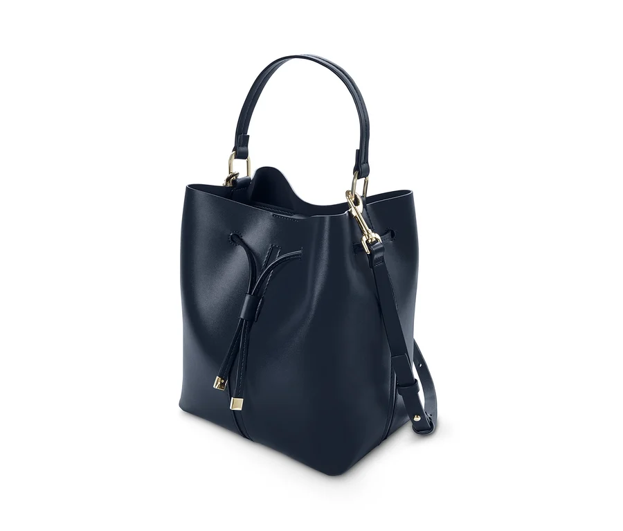 Granatowa torebka "Bucket Bag" z uchwytem i sznurkiem.