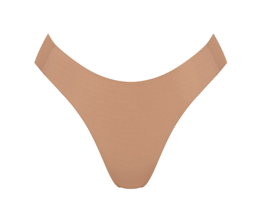 Zbliżenie pojedynczych, brązowych fig typu high-leg sloggi ZERO Feel 2.0 na białym tle.