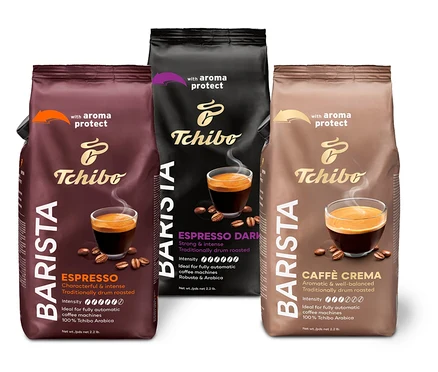 Trzy opakowania Barista Ochutnávkový set 3kg zrnkovej kávy stoją obok siebie.