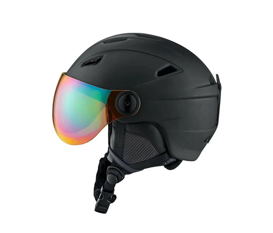 Czarny kask narciarski i snowboardowy typu hardshell z wizjerem.