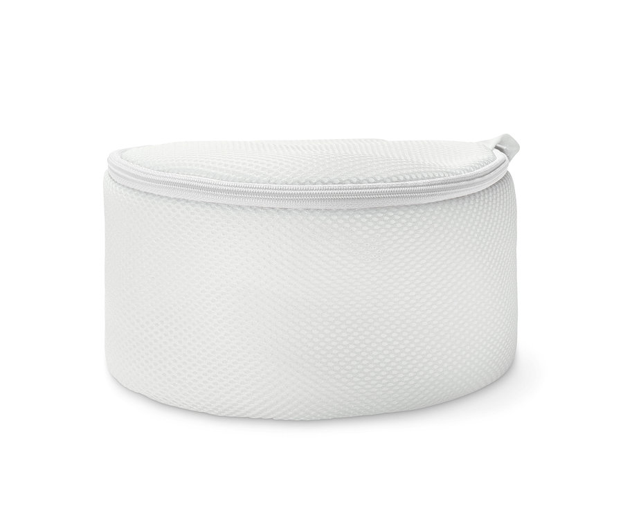 Zbliżenie na pojedynczy, biały woreczek do prania biustonoszy (2 sztuki) z zamkiem błyskawicznym.