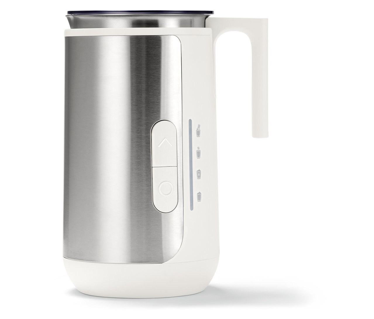 Srebrno-biały spieniacz do mleka z uchwytem.