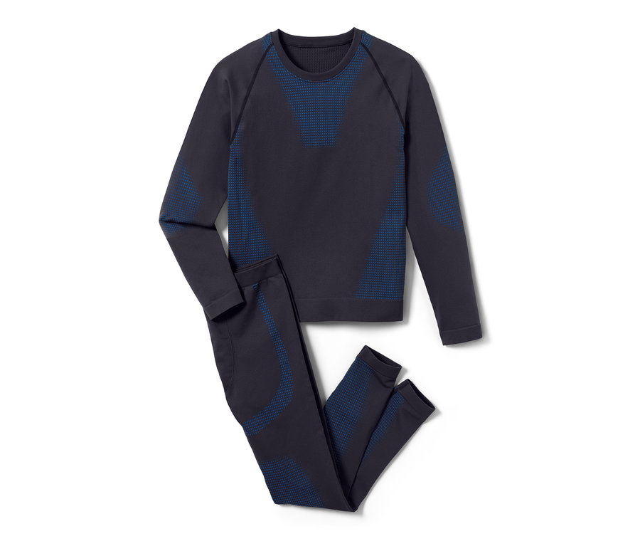 Na białym tle leży zestaw bezszwowej bielizny funkcyjnej.