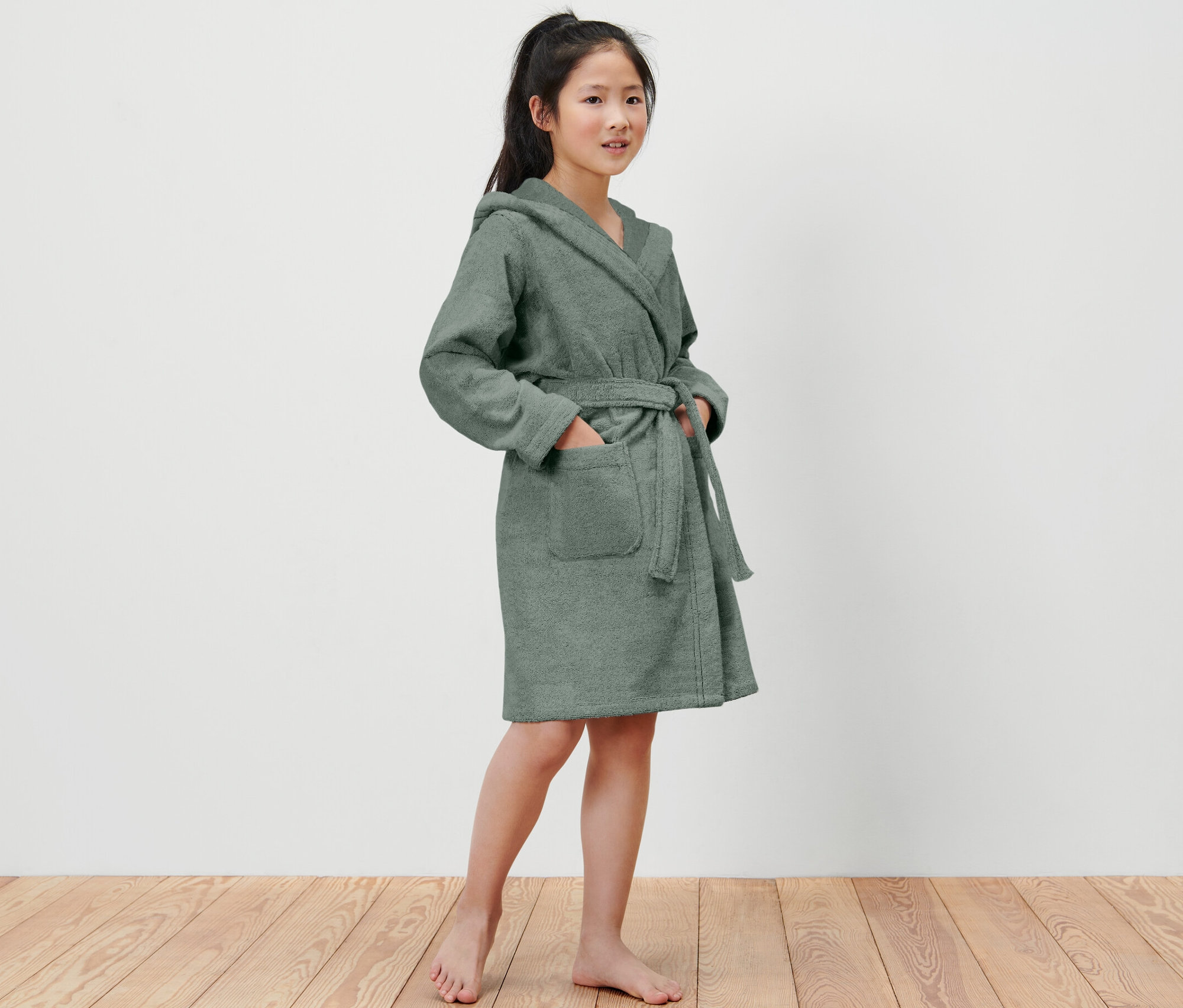 Dziewczyna w szlafroku.