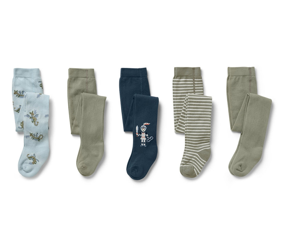 Pięć par dziecięcych rajstop o różnych wzorach: smoki, jednolite, rycerz i paski.