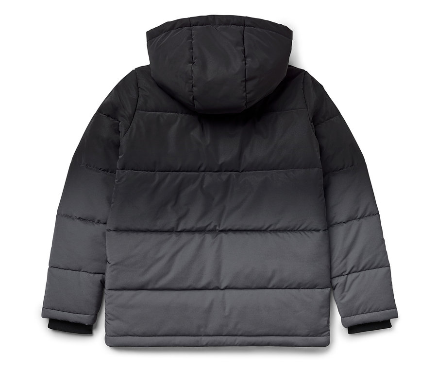 Widok z tyłu czarnej kurtki puchowej z kapturem.