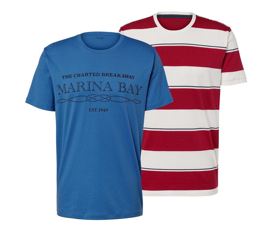 Dwa T-shirty: jeden niebieski z nadrukiem i jeden w paski czerwono-białe.