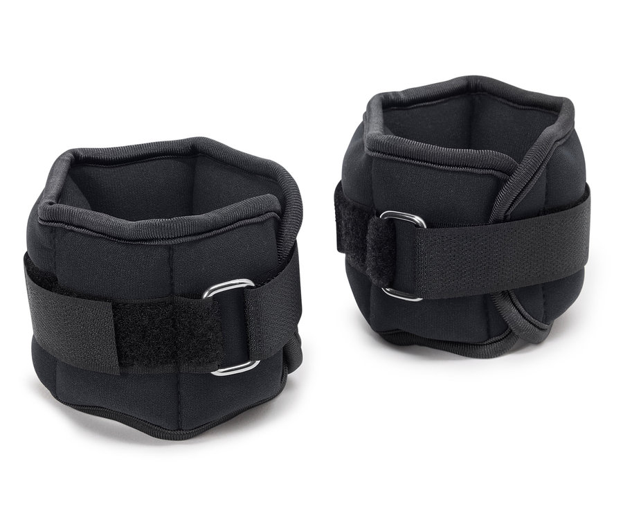 Dwa czarne obciążniki na kostki zapinane na rzepy.