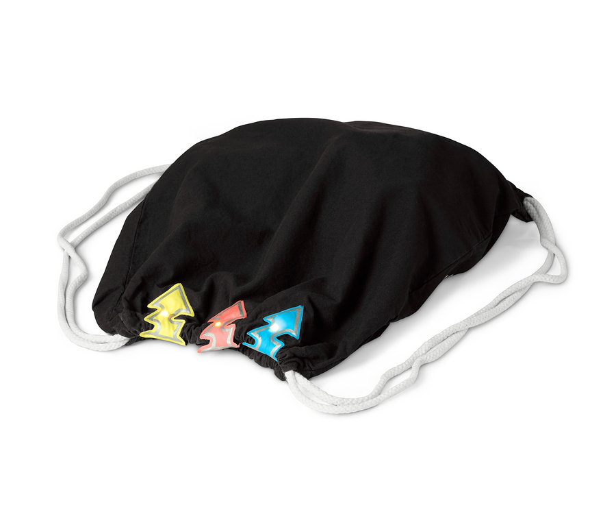 Czarny worek gimnastyczny z trzema magnetycznymi lampkami LED »Błysk«.