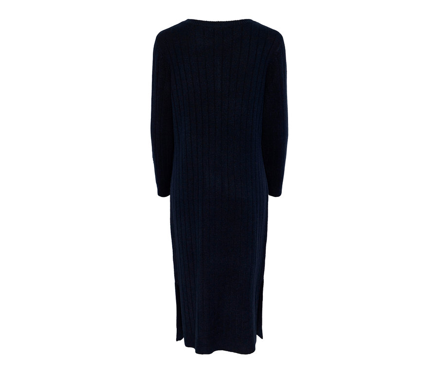 Granatowa sukienka z prążkowanej dzianiny widziana z tyłu.