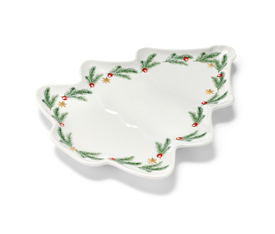 Talerz w kształcie choinki z motywem gałązek i jagód.
