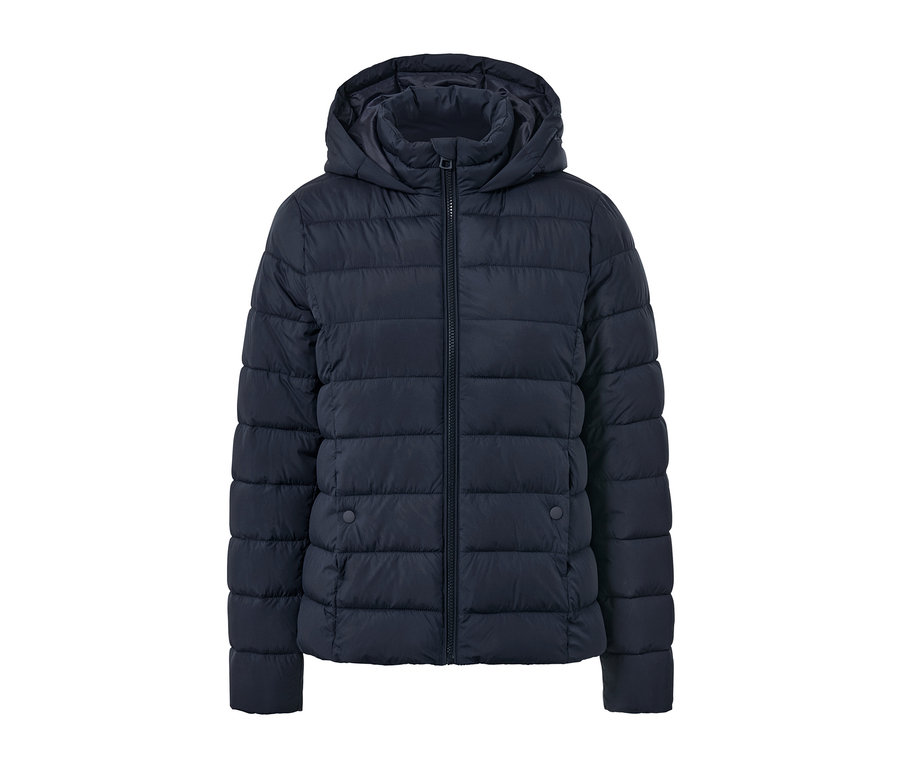 Granatowa kurtka pikowana z kapturem zapinana na zamek błyskawiczny.