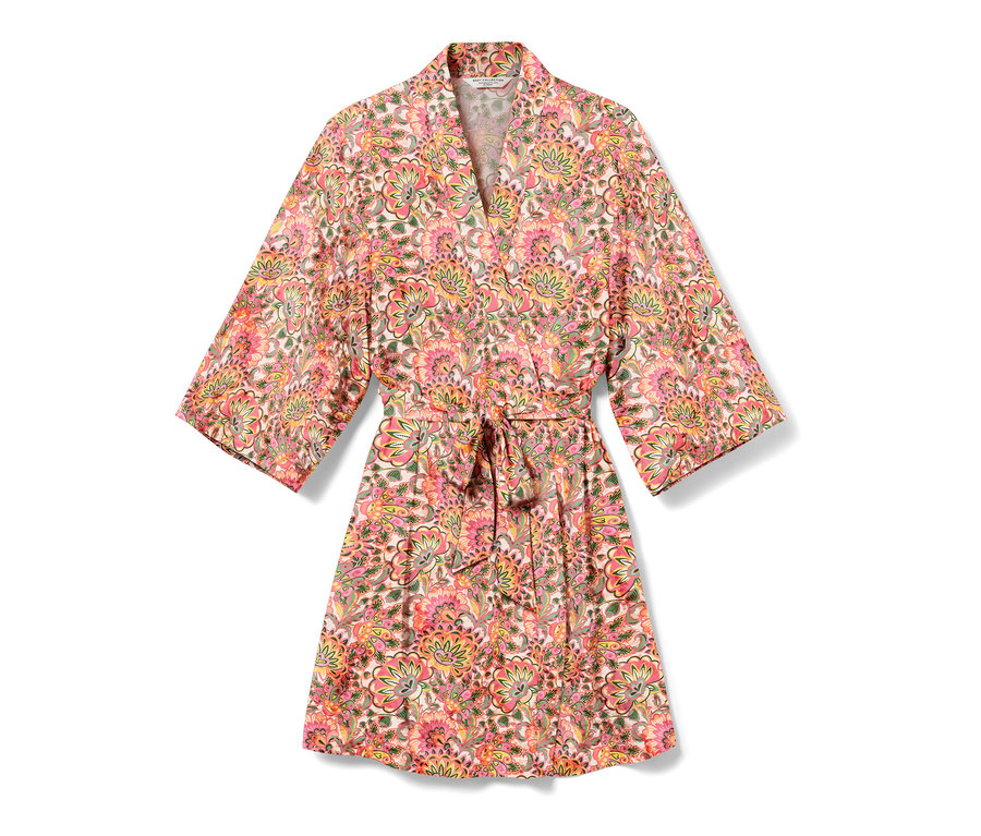 Kwiecisty szlafrok z paskiem.