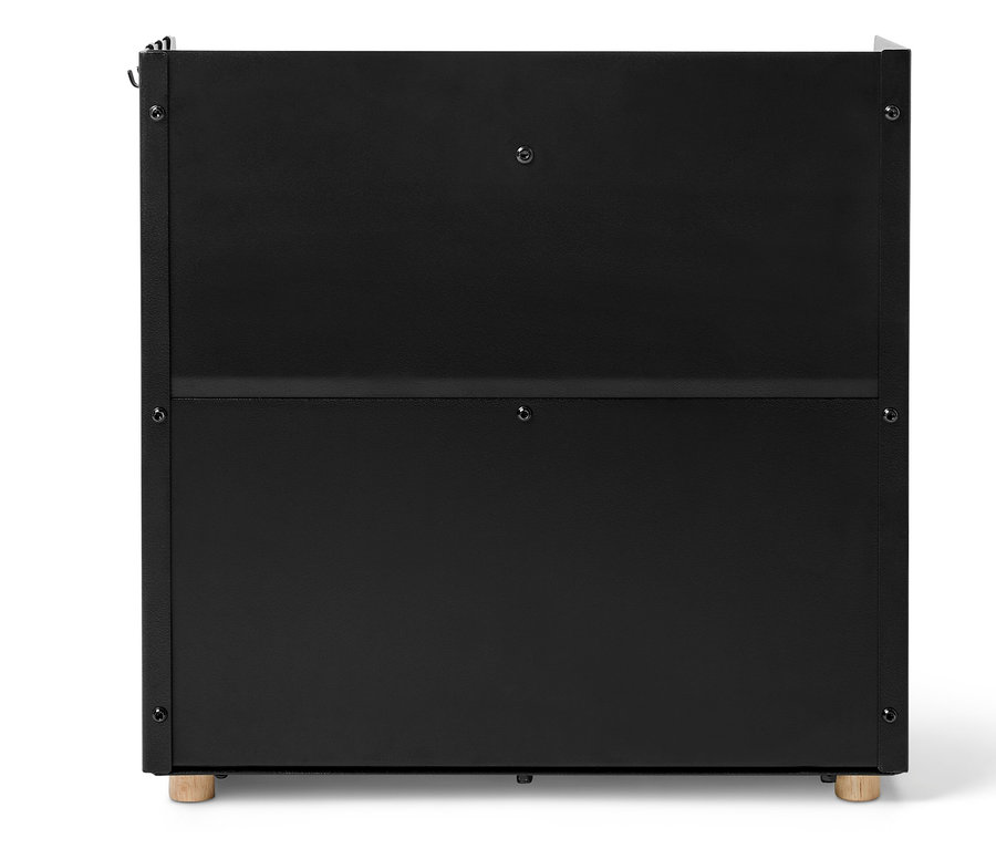 Widok z tyłu na czarną metalową obudowę z dwoma sekcjami i drewnianymi nogami.