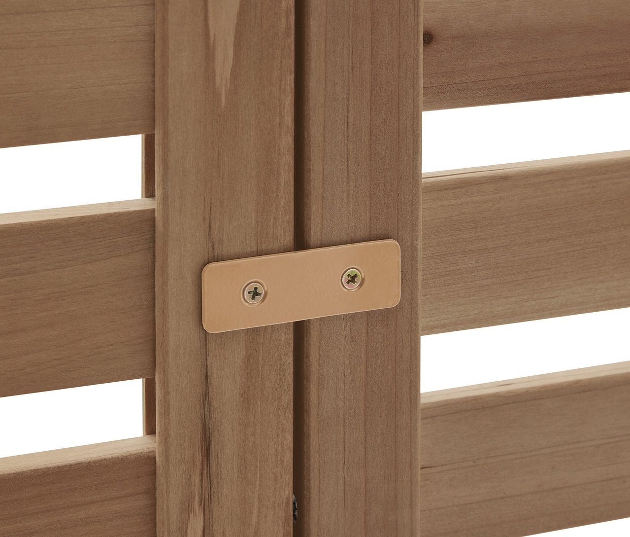 Zbliżenie drewnianej ramy przymocowanej metalową płytką i śrubami.