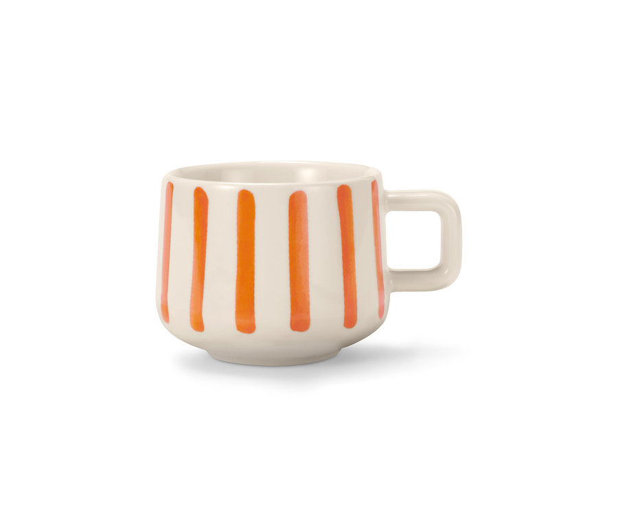 Kremowa filiżanka do espresso z pionowymi pomarańczowymi paskami i uchwytem po prawej stronie.