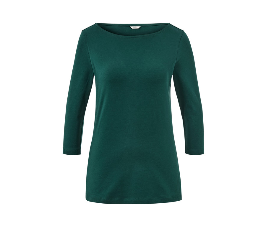 Ciemnozielona bluzka z rękawami o długości 3/4.