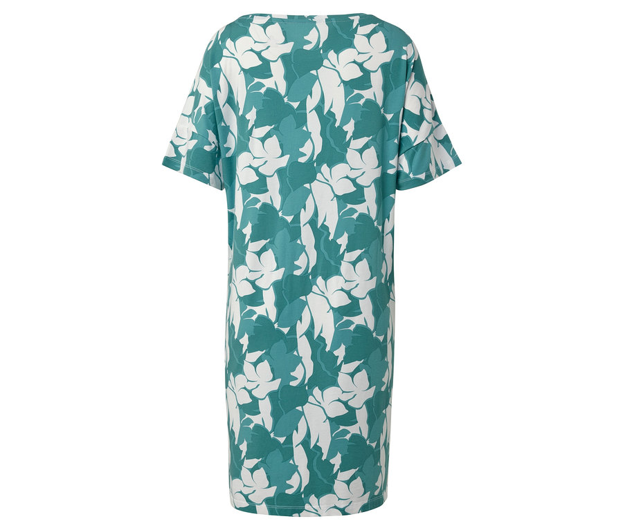 Widok z tyłu koszuli nocnej z krótkimi rękawami i zielono-białym kwiatowym wzorem.