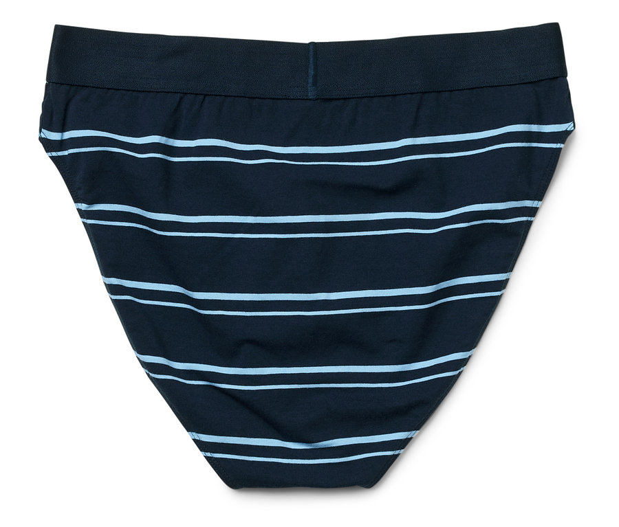 Męskie slipy w niebieskie paski na białym tle.