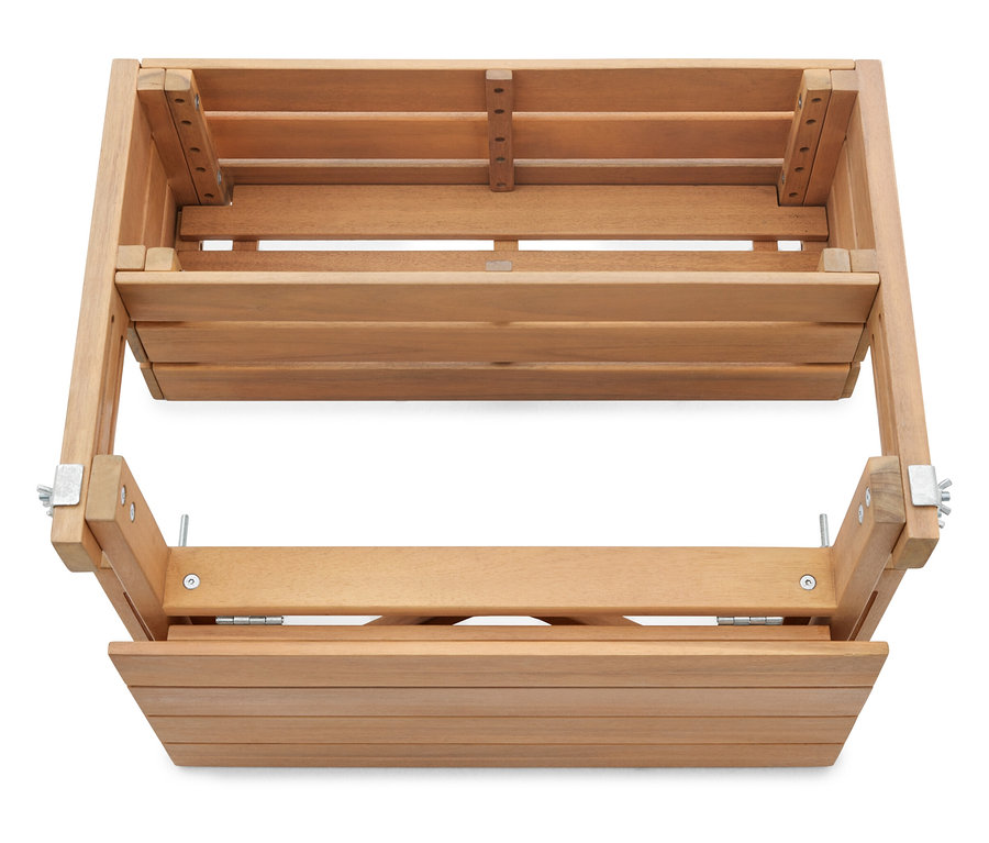 Widok z góry na składane krzesło drewniane.