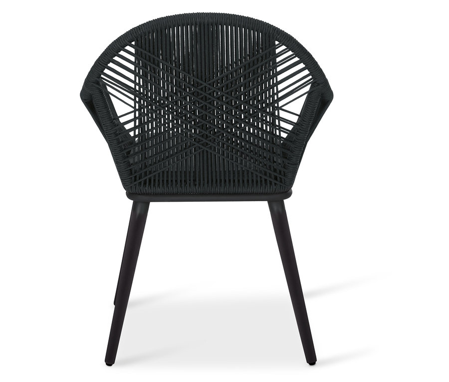 Czarne krzesło ogrodowe z tekstylną plecionką krzyżową na białym tle.