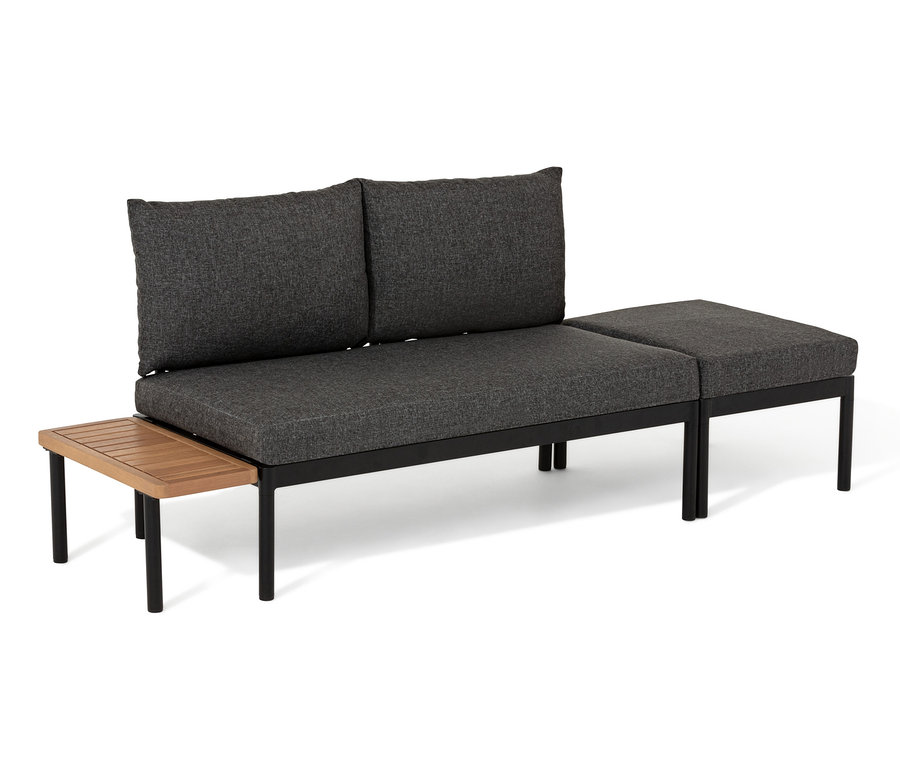 Zestaw wypoczynkowy na balkon „Elin” z ciemnoszarymi poduszkami i drewnianym stolikiem.