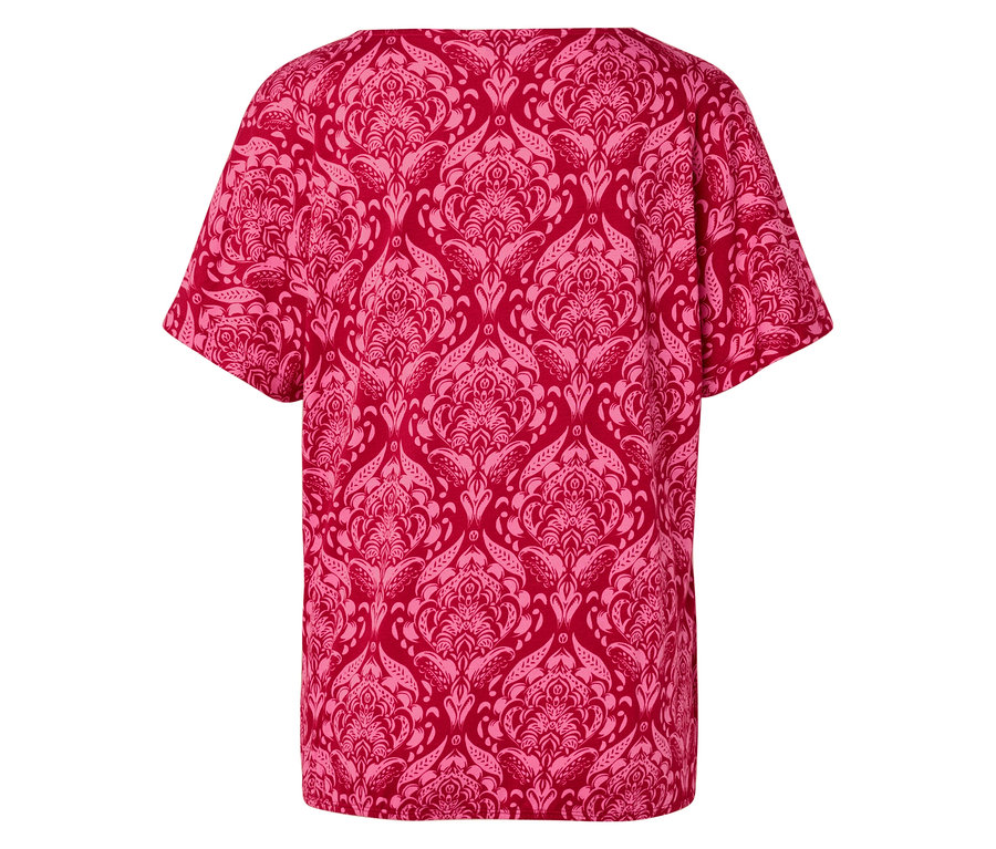 Widok z tyłu czerwonego T-shirtu w różowy wzór adamaszku.