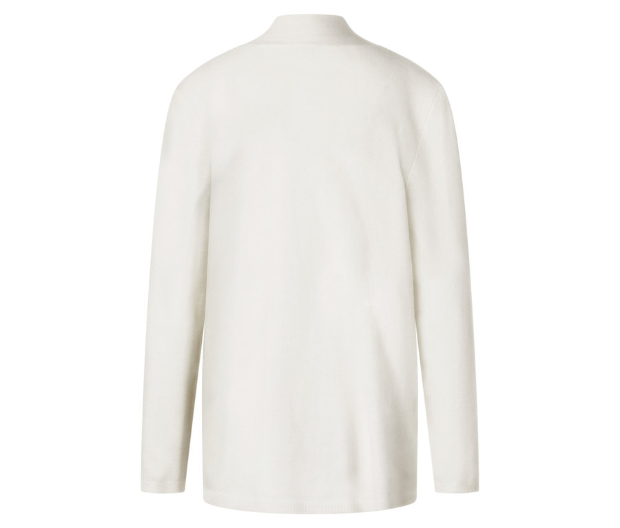 Widok z tyłu długiego, białego kardiganu.