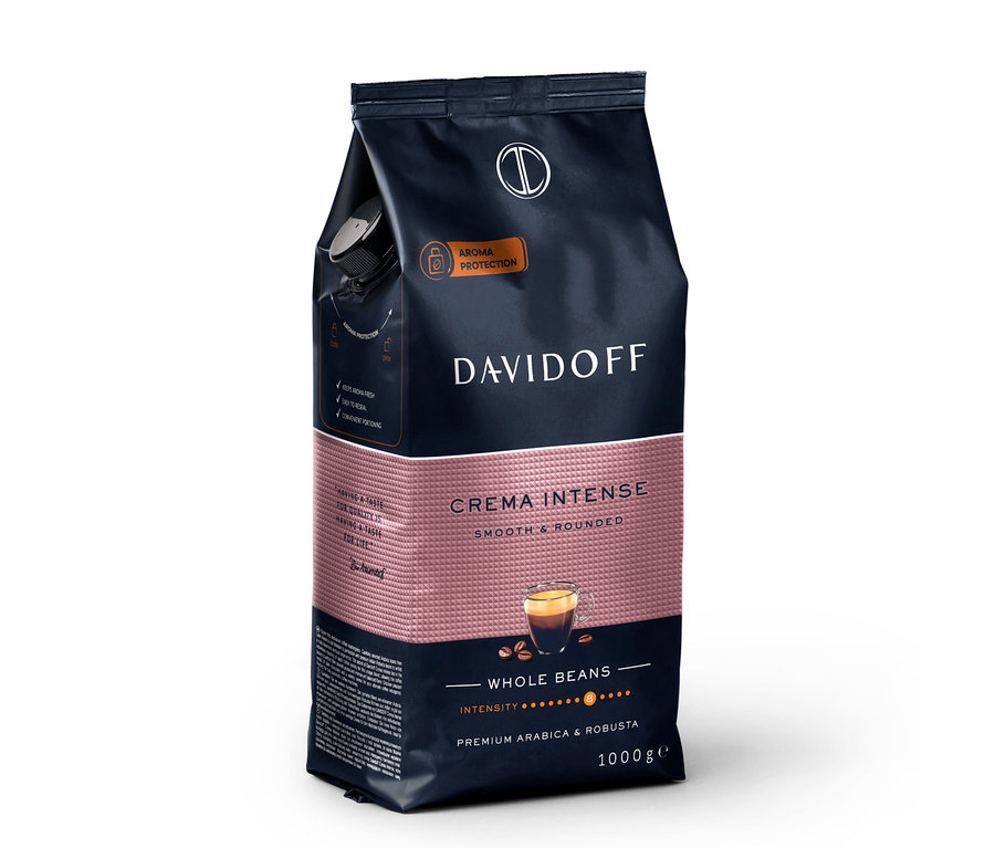 Opakowanie 1 kg kawy ziarnistej Davidoff Crema Intense, z ciemnoniebieską górą i teksturowanym różowo-złotym dołem. Na opakowaniu widnieje "AROMA PROTECTION" oraz filiżanka kawy z pianką i ziarna kawy.