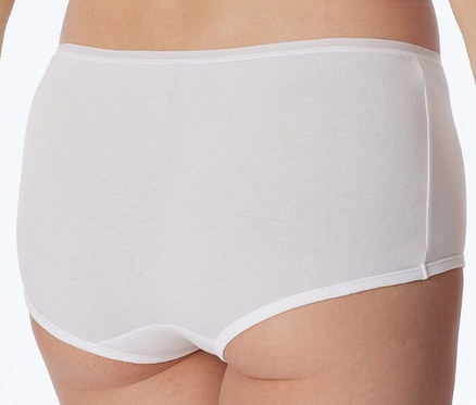 Widok z tyłu na kobietę w białych szortach z bawełny ekologicznej SCHIESSER, 2 pary.