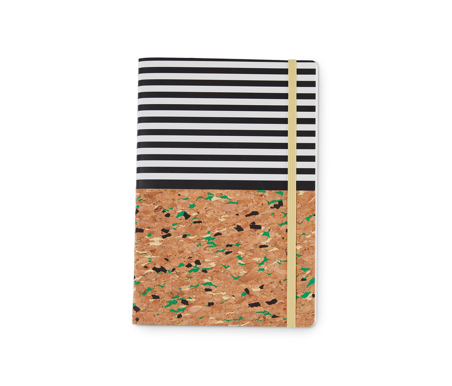 Dwa korkowe notatniki z gumką.