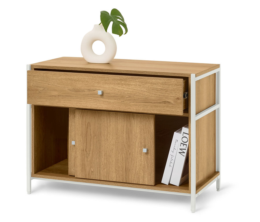 Komoda z jasnego drewna z białą metalową ramą, otwartą szufladą, przesuwnymi drzwiami i książkami.