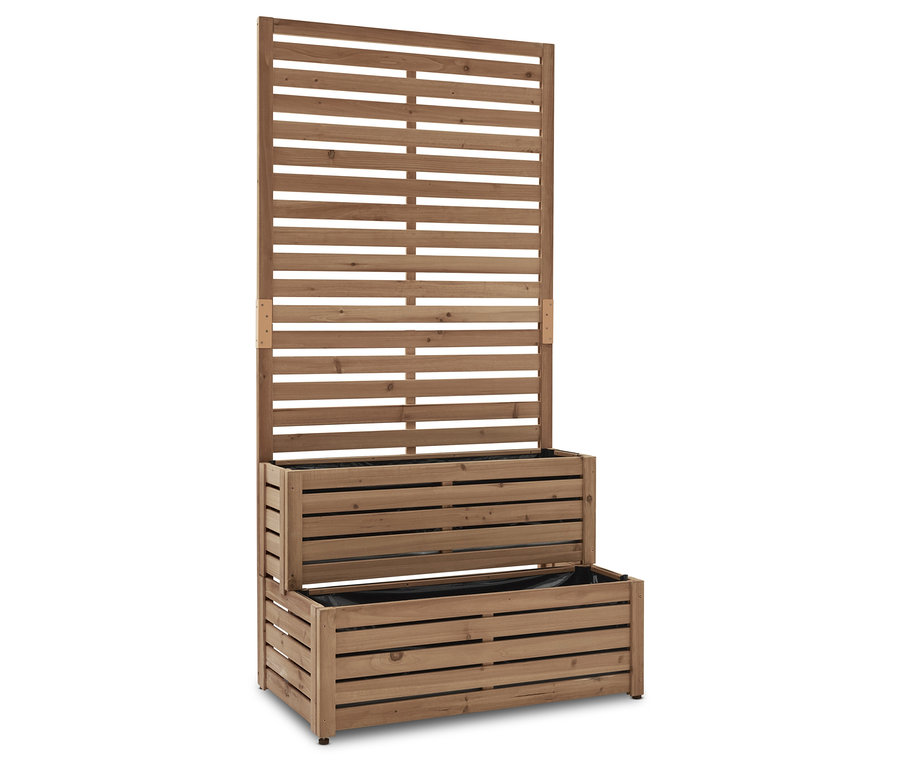 Drewniana skrzynka na rośliny z kratą w tle.