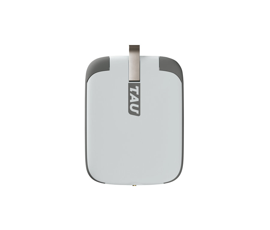 Zbliżenie na biały powerbank TAU® 3-in-1-Keychain.