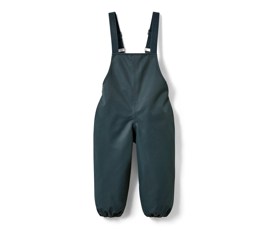 Spodnie przeciwdeszczowe na białym tle.