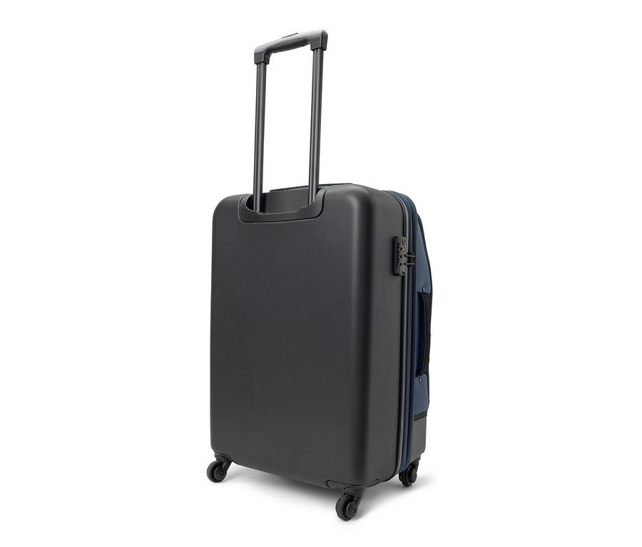 Czarna walizka hybrydowa średniej wielkości z wysuwaną rączką.