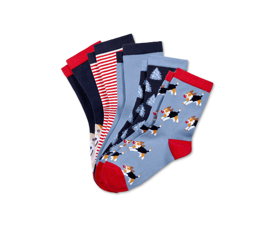 Skarpetki, 5 par, z różnymi wzorami.