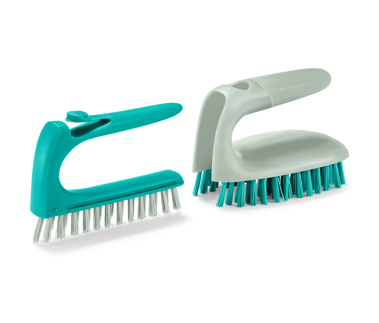 Dwie szczotki do posadzek z płytek 2 w 1. Jedna jest turkusowa, a druga szara.