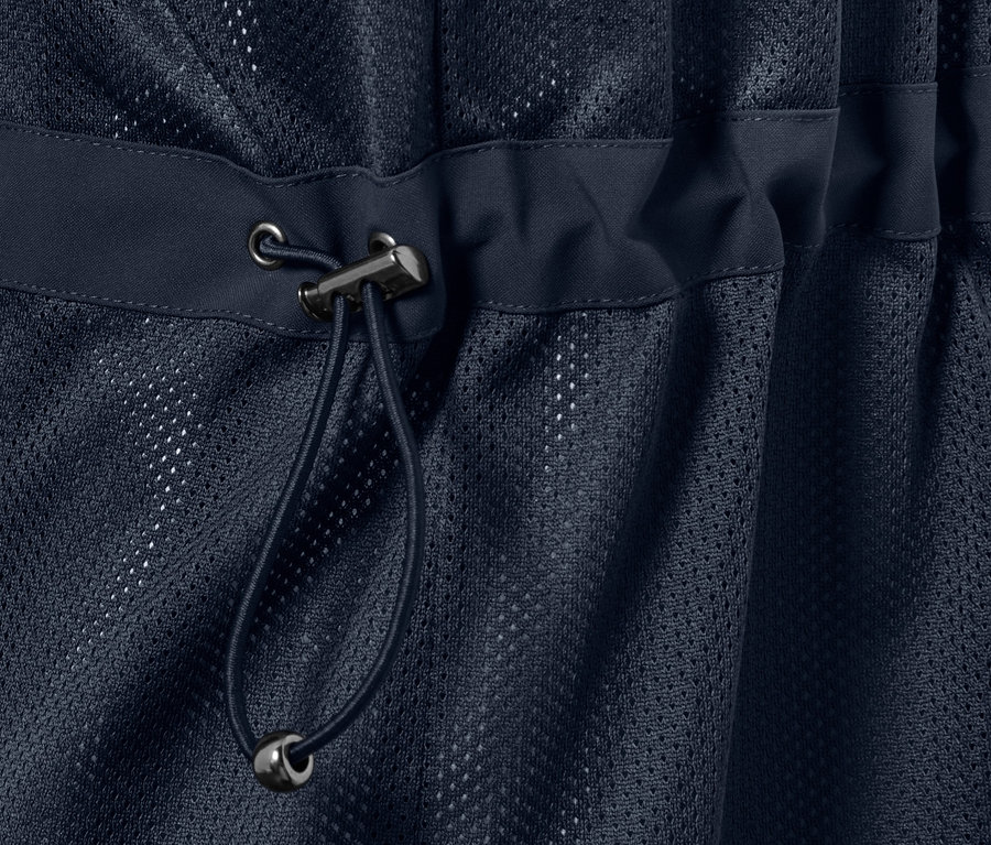 Zbliżenie na niebieski płaszcz outdoorowy z kamizelką 3 w 1 ze sznurkiem.