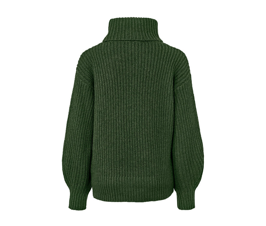 Widok z tyłu swetra o grubym splocie z golfem.