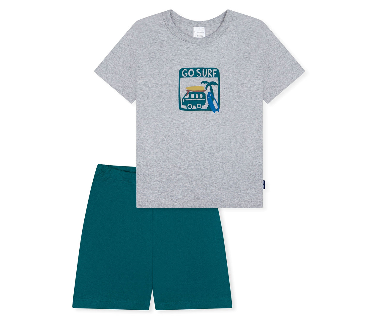 Szary T-shirt z motywem "Go Surf" i zielone szorty leżą na sobie.