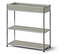 Trzypoziomowy regał z metalową ramą i szarymi półkami.