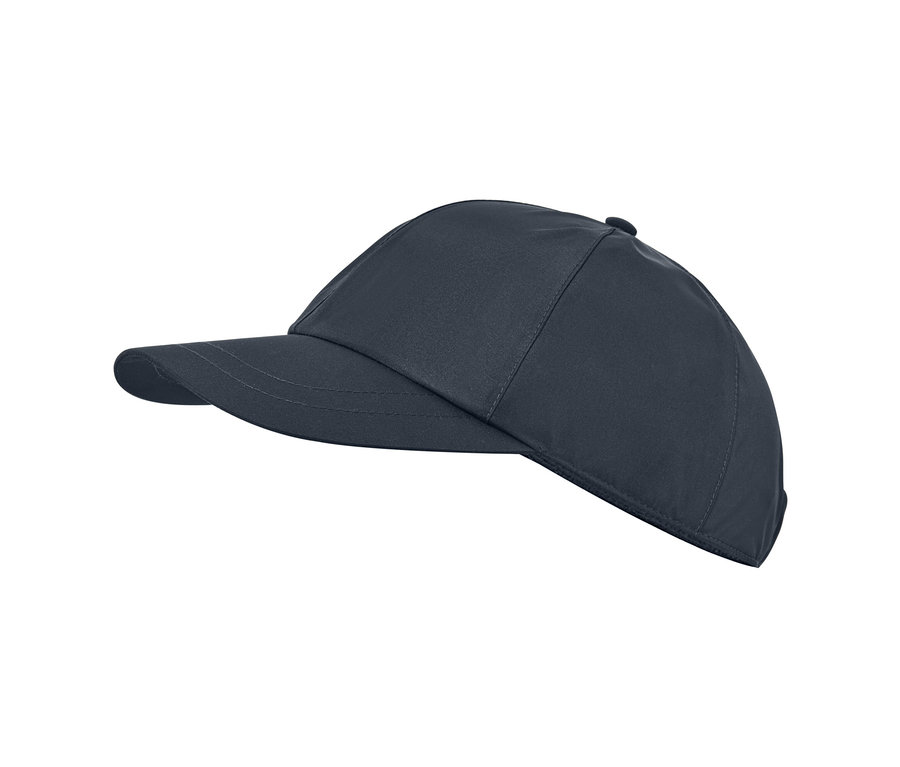 Ciemnoniebieska czapka z daszkiem na każdą pogodę na białym tle.