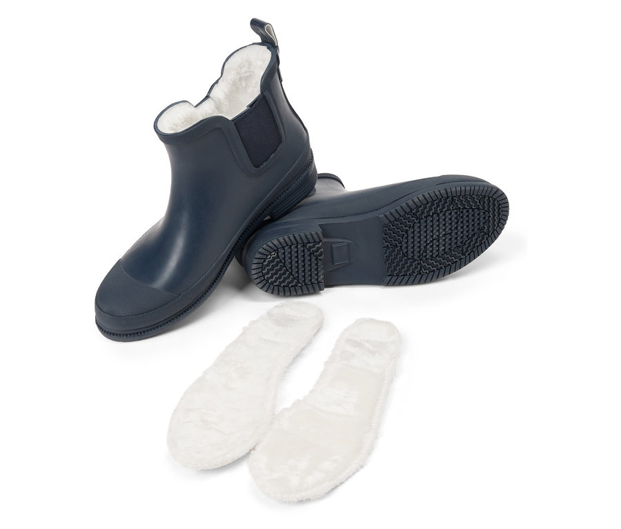 Granatowe, ocieplane dziecięce kalosze Chelsea z wyjmowanymi wkładkami.